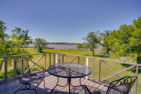 Exquisite Lake Charles Gem - Waterfront Views